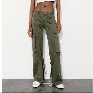 Zara green wide leg cargo pants with straps size 6